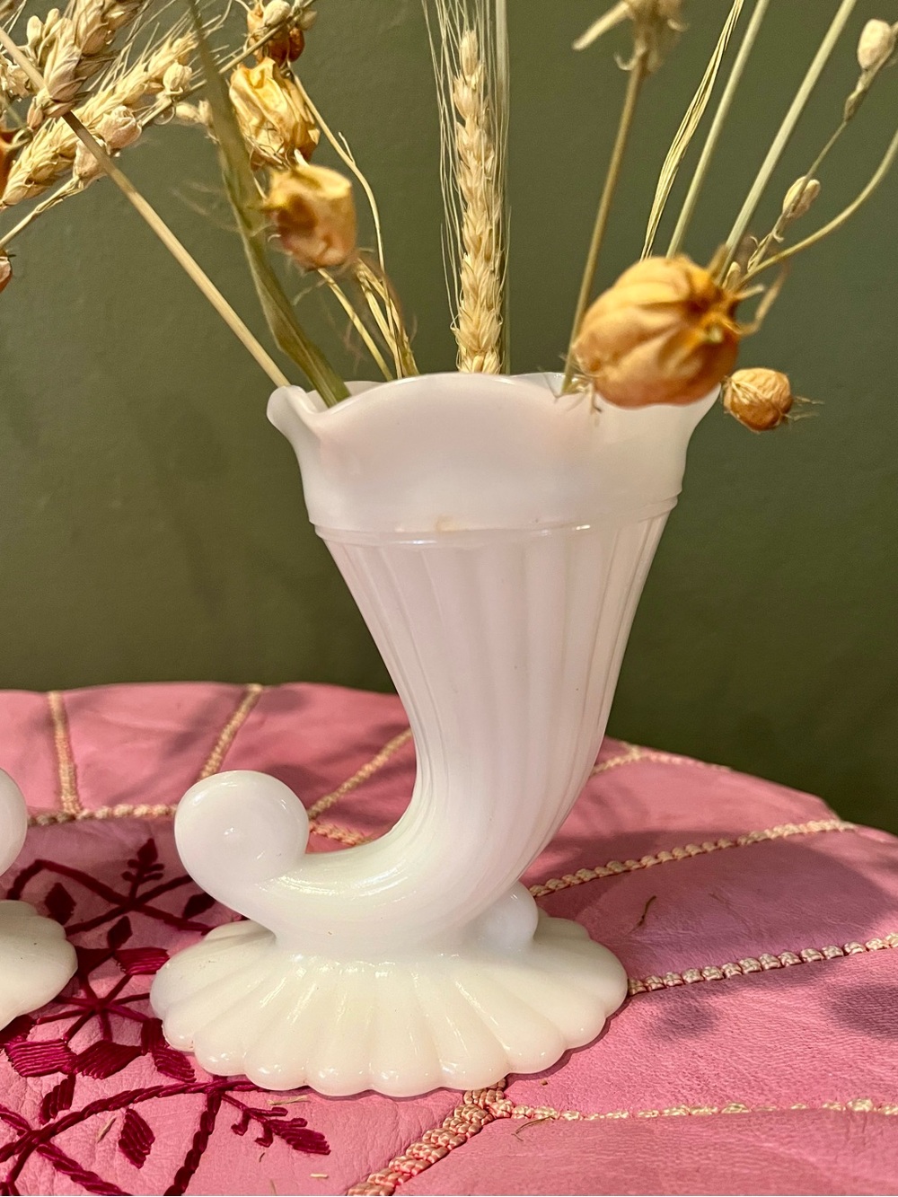 Vintage MCM White Milk Glass Cornucopia Vases - Pair of 2 - Picture 3 of 9